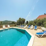 Apartment Viva La Vita - Two-Bedroom Apartment With Shared Pool