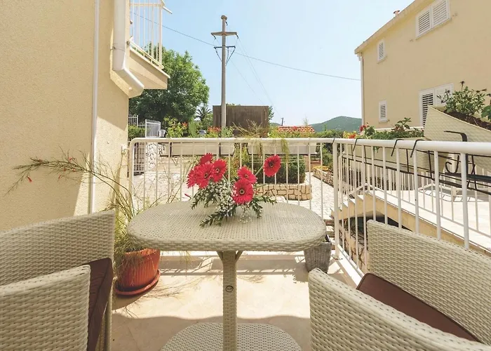 Apartment Viva La Vita - Two-Bedroom Apartment With Shared Pool