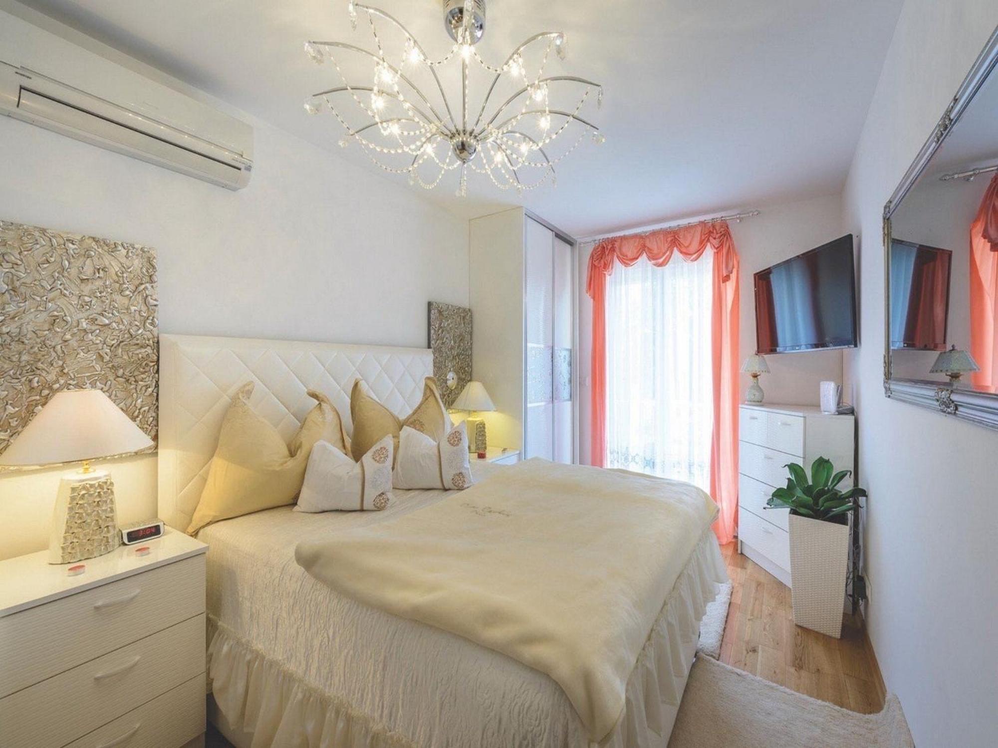 Viva La - Two-bedroom With Shared Pool *